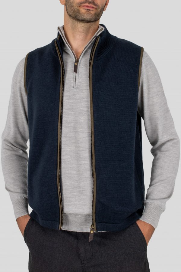 gilet in ebony colour, front view