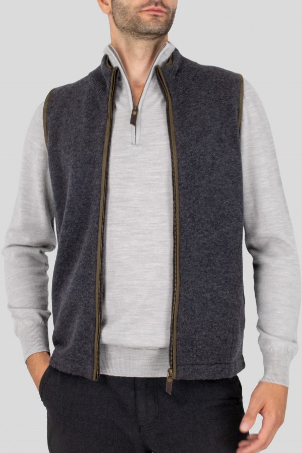 gilet in graphite colour, front view