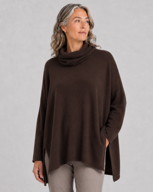 Carole-bitter-brown-model - Ochre Knitwear oversized jumper with turtle neck in bitter brown colour displayed by model