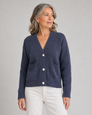 cotton cardigan with patch pockets and 3 buttons in navy colour on lady