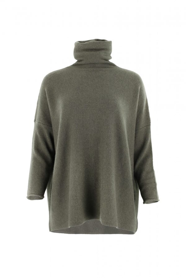 sweater with long sleeves and polo collar in fir green colour front view