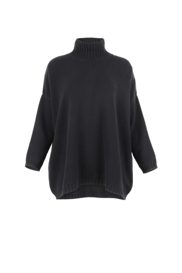 oversized jumper with long sleeves in black colour front view
