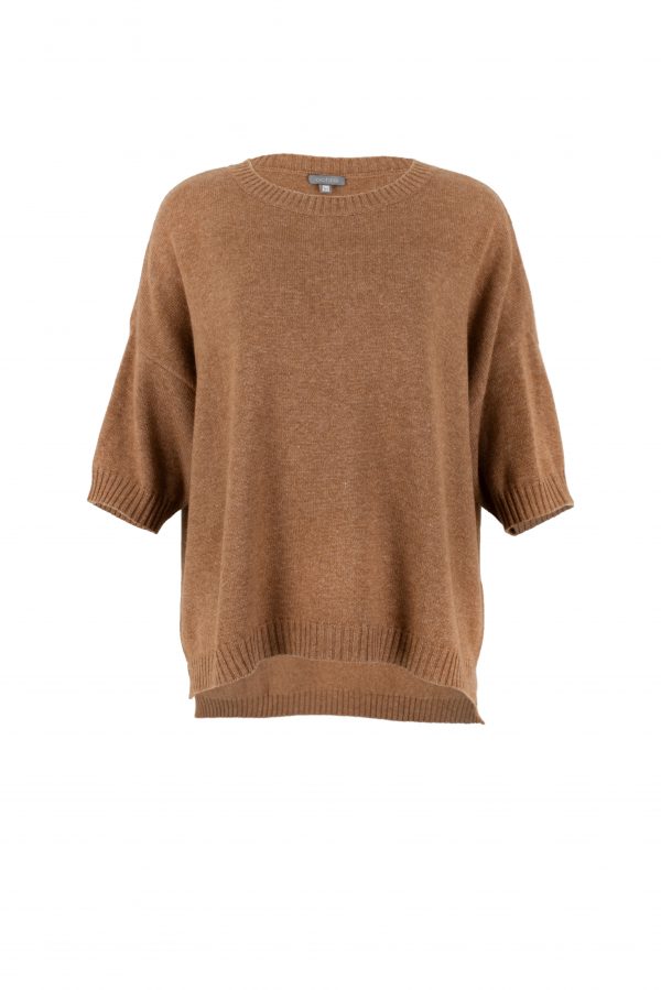 Jumper with dropped shoulders in almond color, front view.