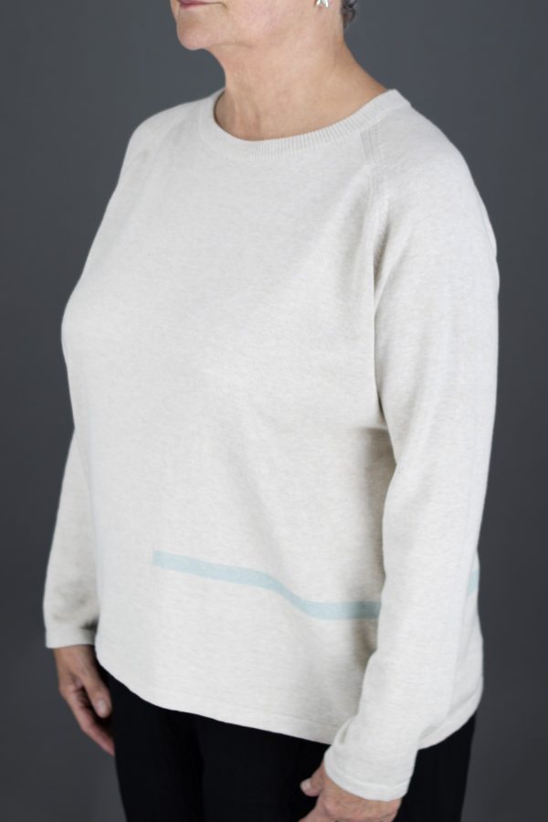 cotton sweater with long sleeves and contrasting colour stripe