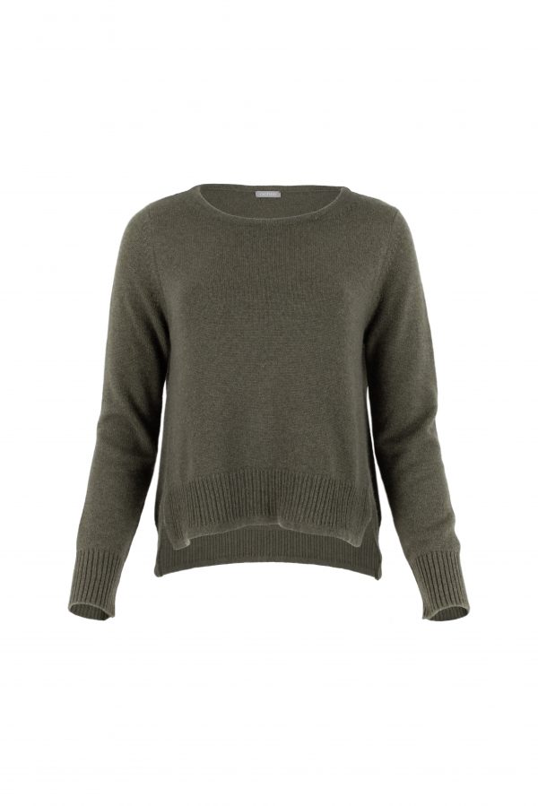 sweater with long sleeves, longer at the back and side slits in green colour, front view