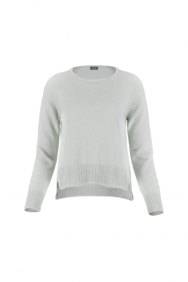sweater with long sleeves, longer at the back and side slits in mist colour, front view
