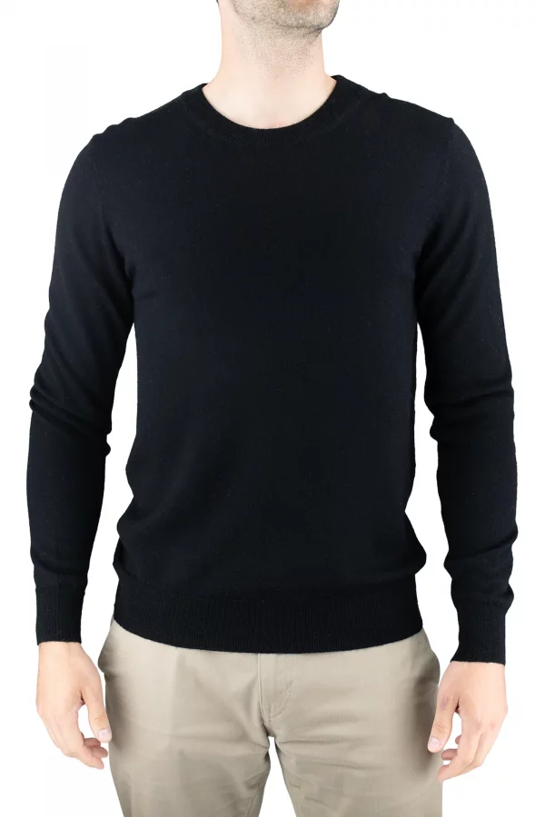 Scott-crew-neck-jumper-black-colour - Ochre Knitwear crew neck jumper with long sleeves made of merino in black colour front view, presented by man model