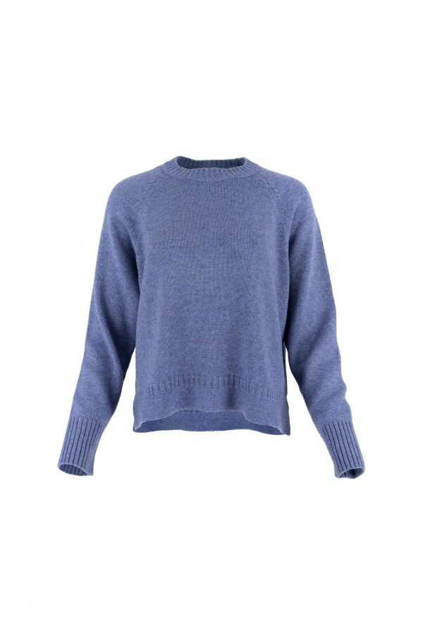 jumper with round neck, raglan sleeves and side slit, rib on cuffs and hem in denim colour - front view