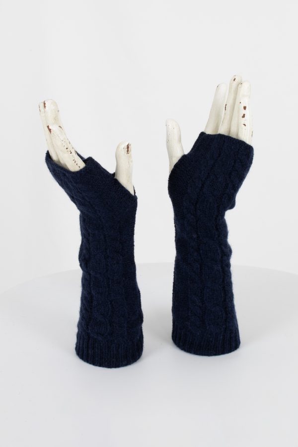 Long cable fingerless gloves in navy – cashmere & lambswool, 28 cm