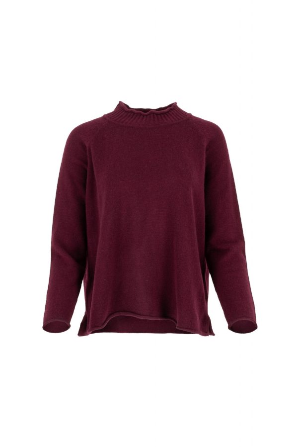 jumper with long sleeves and side split in burgundy colour made from cashmere, front view