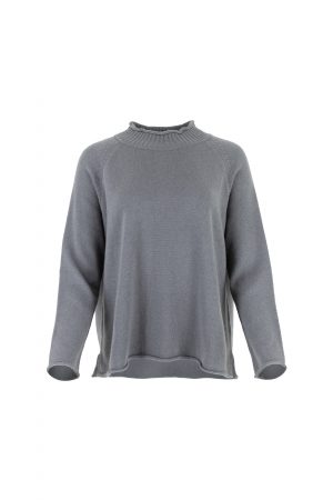 jumper with long sleeves and side split in smoke colour made from cashmere, front view