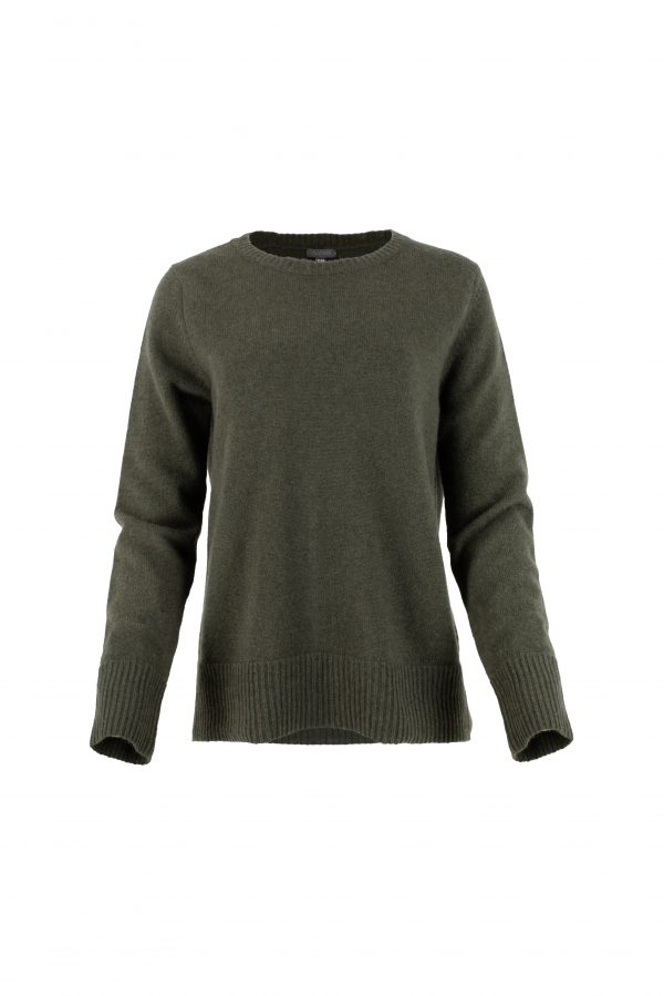 jumper in fir green – women’s cashmere mix crew neck, front view