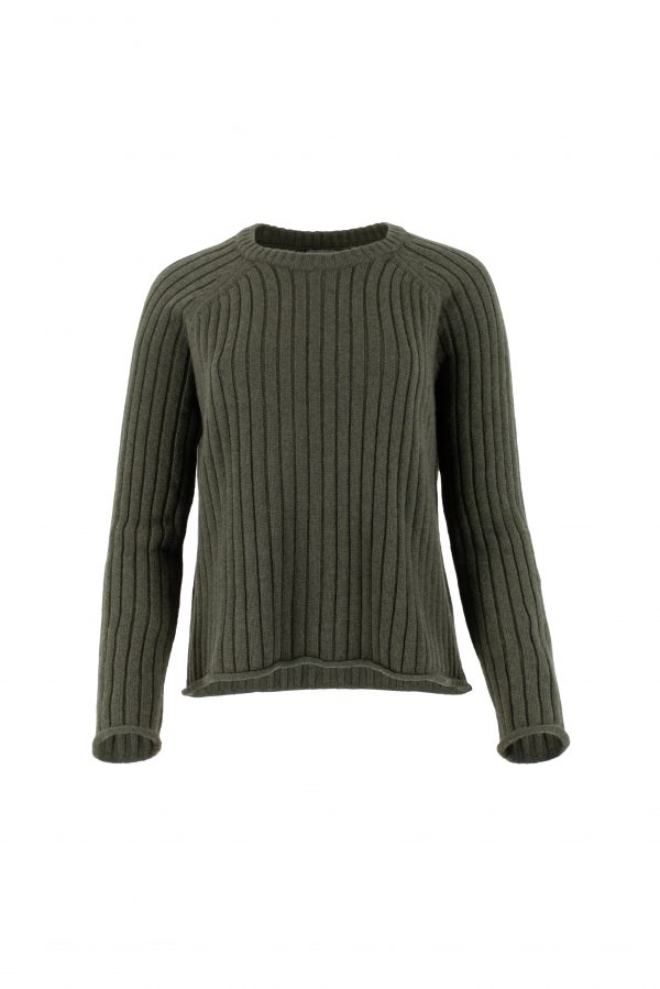 ribbed jumper in fir green, long sleeves, round neck– front view